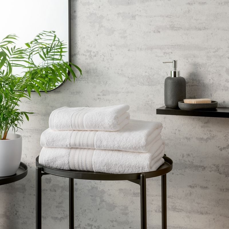 Bath Hamilton Hamilton McBride 90cm x 135cm White Bath Sheet – Lathams of Potter Heigham